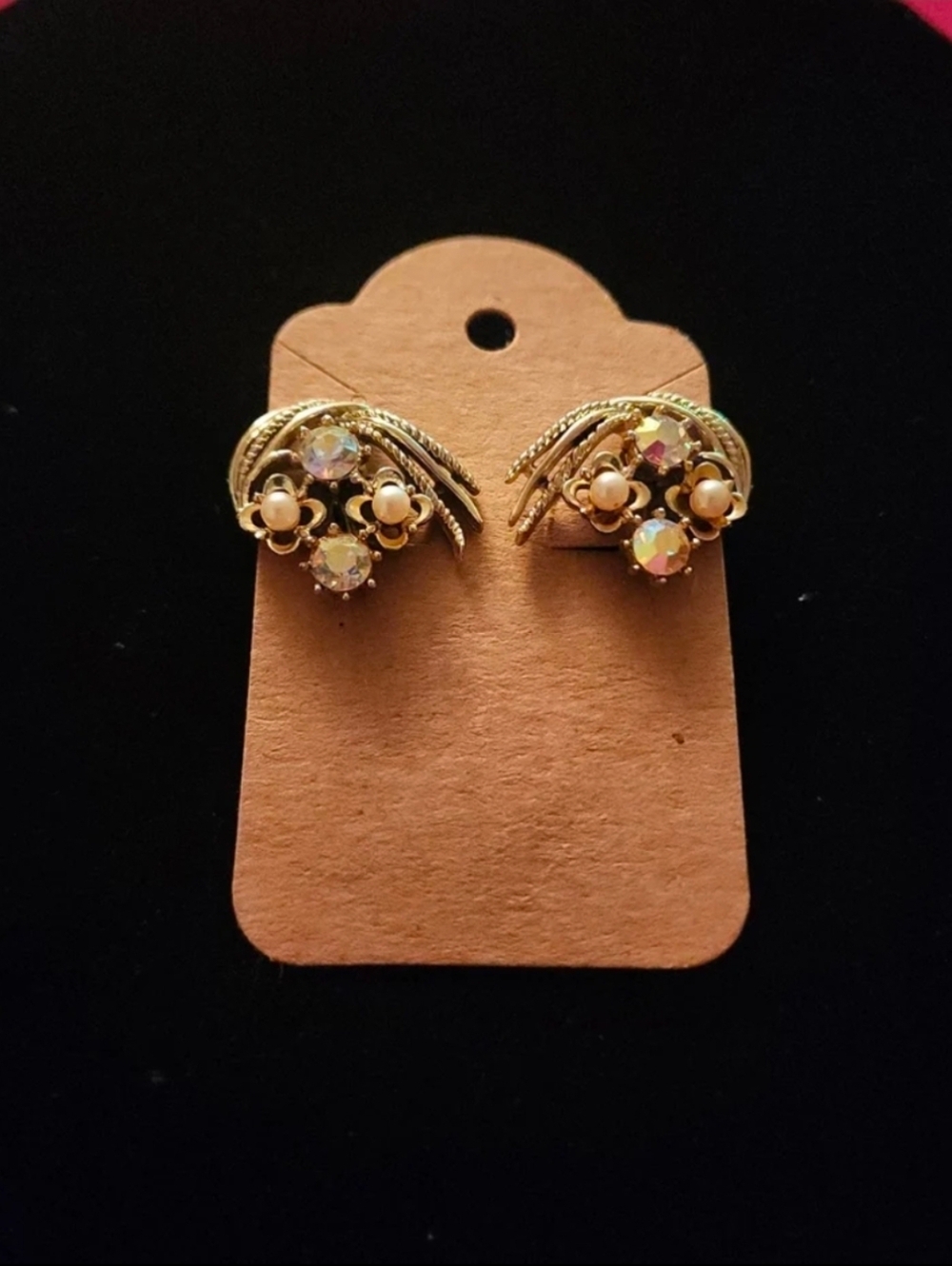 VINTAGE Signed CoCo Aurora Borealis Rhinestone and Faux Pearl Clip On Earrings